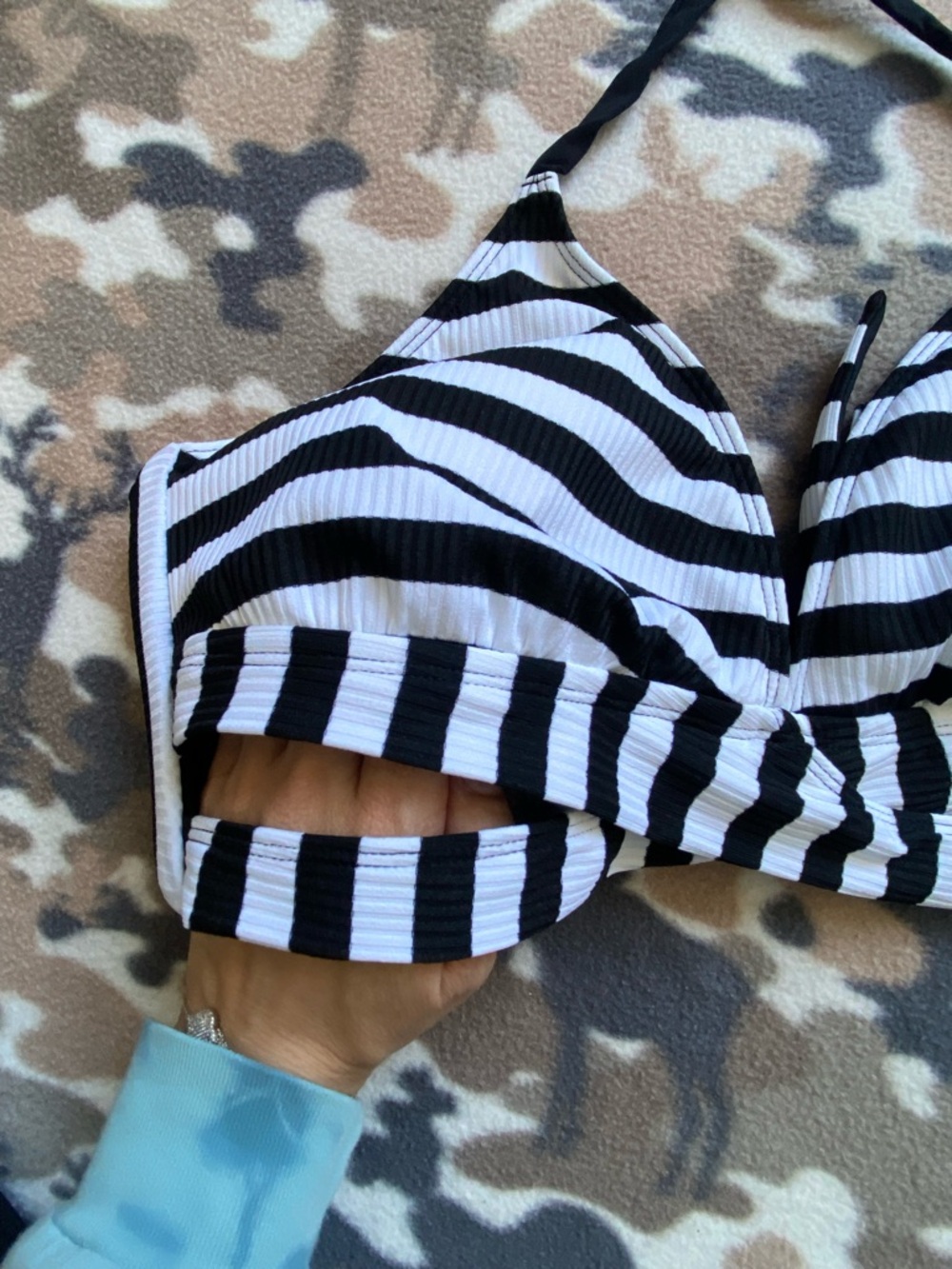 Kona Sol Black & White Striped Faux-Wrap Halter Bikini Top - Size XL (16-18) - Picture 3 of 6